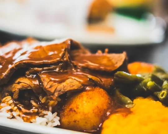 Roast meat with rice and vegetables