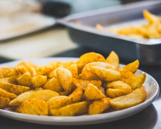 A plate of golden chips